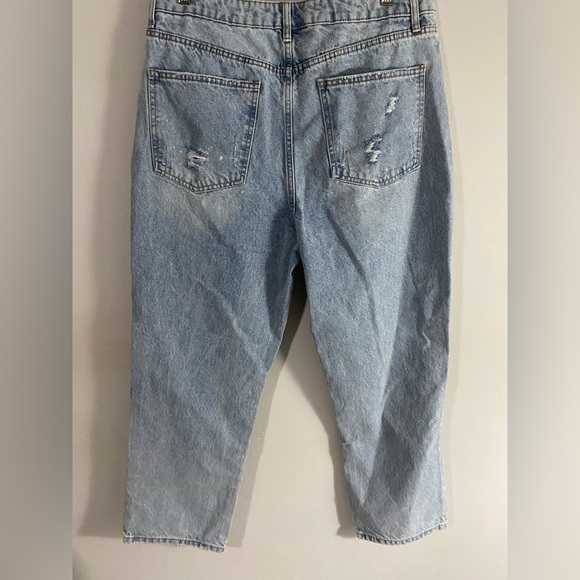 No Boundaries - Light wash distressed Jean pants - Picture 9 of 11